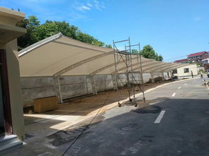 宁波膜结构公司专业指南 从张拉膜到停车棚与推拉棚的全面解析