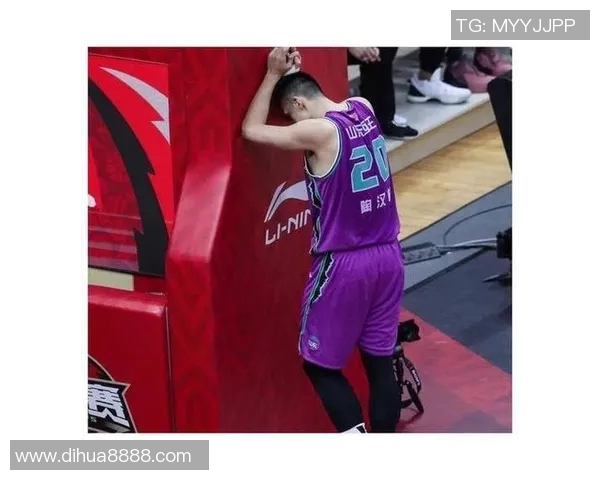 任骏飞领衔球队奋战新赛季展现强大实力与团队合作精神